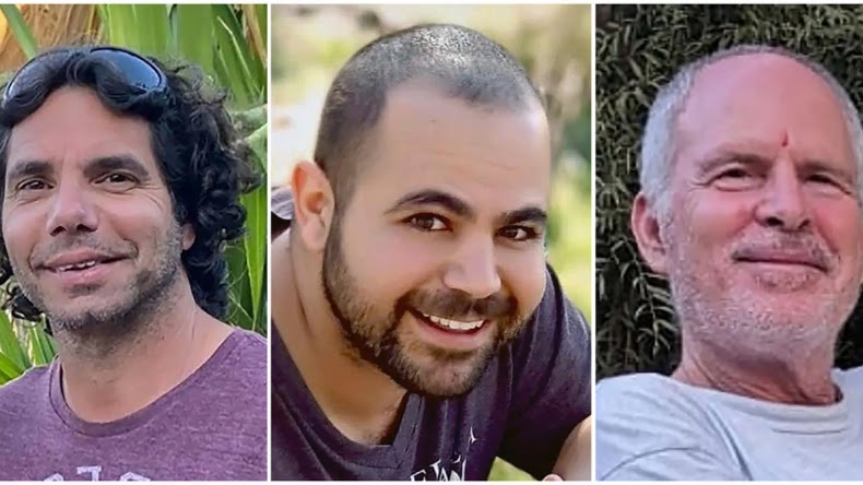 Refém israelense Ofer Calderon (à esquerda), Yarden Bibas, pai das duas crianças que permanecem em cativeiro com a mãe, Shiri Bibas (no centro) e Keith Shmonsel (à direita). Crédito: EFE/Fórum das Famílias de Reféns (Foto: Foro de las Familias de los Rehenes/EFE)
