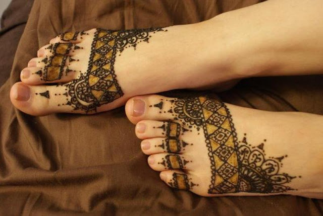 Art Magazine Foot Mehndi Design