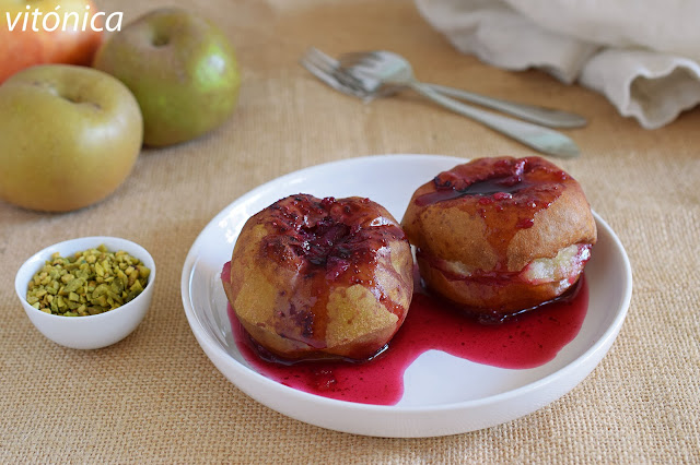 GASTRONOMIA: Manzanas asadas al microondas con arándanos: receta de postre saludable.