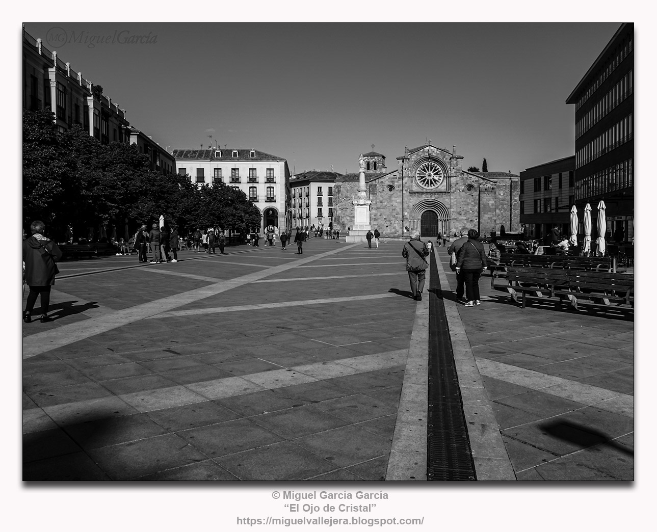 Ávila, iglesia de San Pedro y Plaza de Santa Teresa o del Mercado Grande