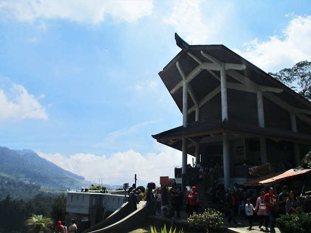 dieng-plateau-theater