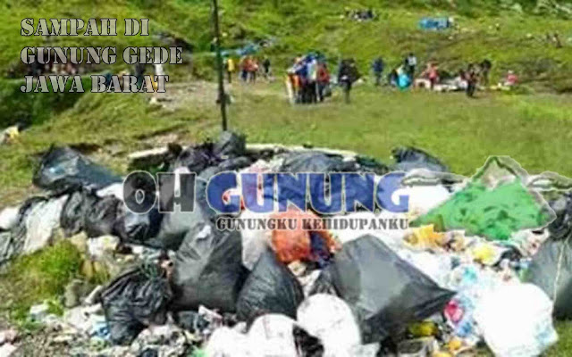 sampah di gunung gede pangrango tepatnya di alun alun surya kencana