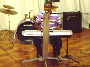 Uerinton Nogueira (Teclado)