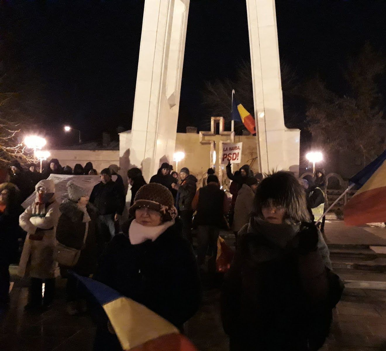 În Galați, revoltă la Monumentul Eroilor Revoluției din '89. VIDEO