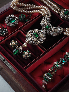 Lucky Emerald necklace historically inspired rhinestone jewellery