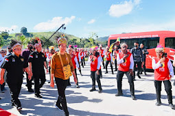 Kunjungi Papua Youth Creative Hub (PYCH), Jokowi Disambut dengan Lagu "Yamko Rambe Yamko"