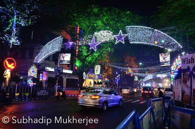 Kolkata's Park Street Illumination:    Experience the enchanting Christmas decorations and lights along Kolkata's iconic Park Street. The street comes alive with illuminated displays, music, and a festive atmosphere that lasts throughout December.