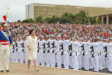 Comandante Suprema das Forças Armadas!