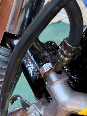 Honda CB500K1 installing new front brake lines