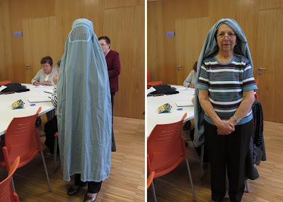 La compañera Maruja con el burka