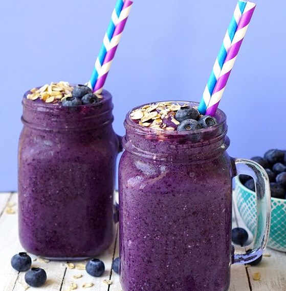 HEALTHY BLUEBERRY MUFFIN SMOOTHIE RECIPE #HealthyDrink #Smoothie