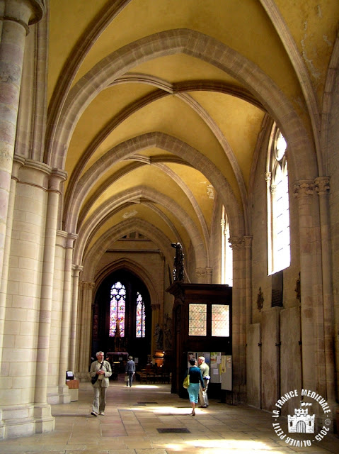 DIJON (21) - Cathédrale Saint-Bénigne (XIIe-XVe siècles) (Intérieur)