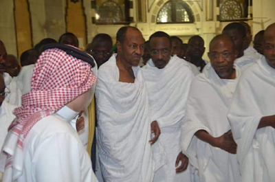 Nigeria's top leaders pray for Nigeria in Mecca