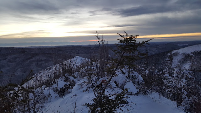 Lever de soleil à partir des Vallières-de-Saint-Réal