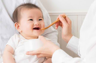 5 Makanan Pengganti ASI untuk Bayi Umur 6 Bulan ke Atas