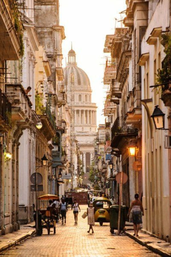 Last Notice Day - Havana, the capital of Cuba