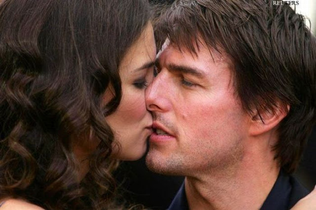 Kissing Celebrities | Celebrity Kissing