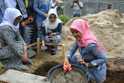 Bupati Chusnunia Lakukan Peletakan Batu Pertama Pembangunan Sekretariat IBI Lampung Timur 
