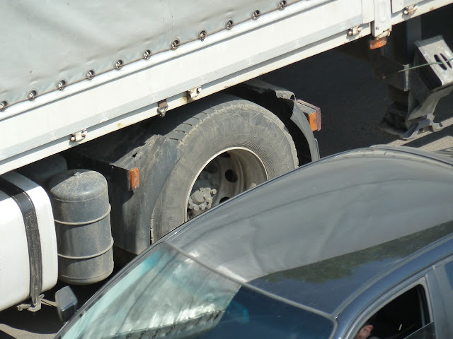 DAF XF 95.430 4x2 Truck White + Gray curtain Trailer