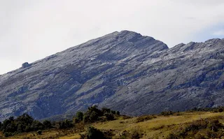 puncak mandala mountain