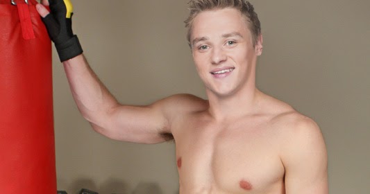 Malecelebritiesnaked Blonds Really Do Have More Fun New Uk Soap Actor Ben Hardy Naked I