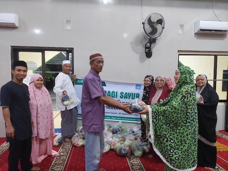 Mahasiswa S3 UIN Alauddin Makassar  dan Petani Kanreapia Bagikan 200 Paket Sayur