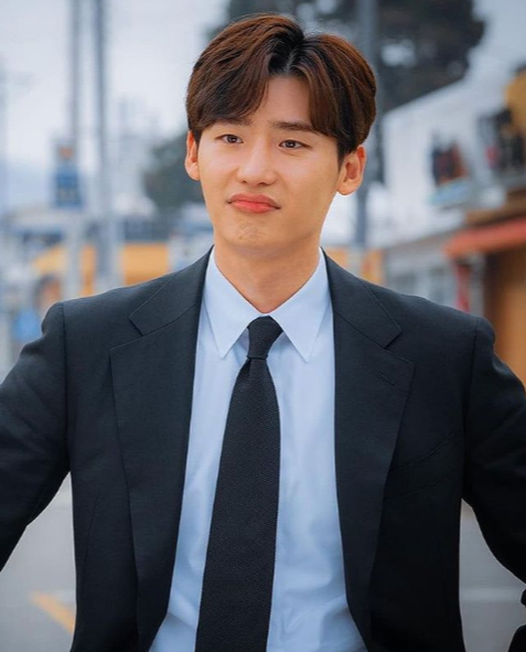 Lee Jong Suk, biodata lee jong suk, lee jong suk biodata, profil lee jong suk, lee jong suk profile, drama lee jong suk, film lee jong suk, foto lee jong suk, lee jong suk photos, 이종석,