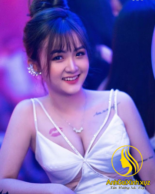 tran ngoc tuyen sexy nguc khung%20(9)