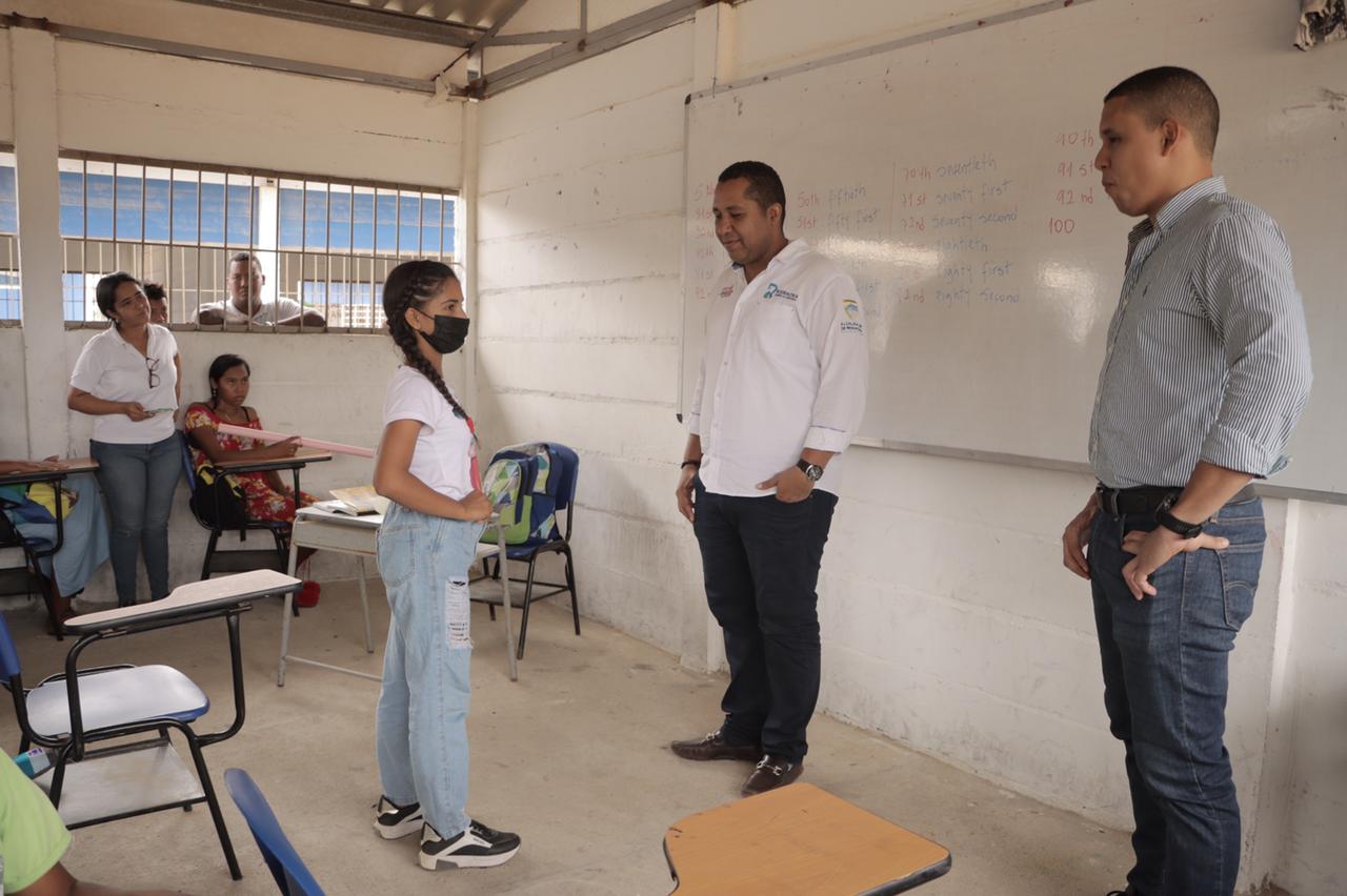 https://www.notasrosas.com/Alcaldía de Riohacha invierte más de 12 millones de pesos en proyectos de refacción en centros educativos