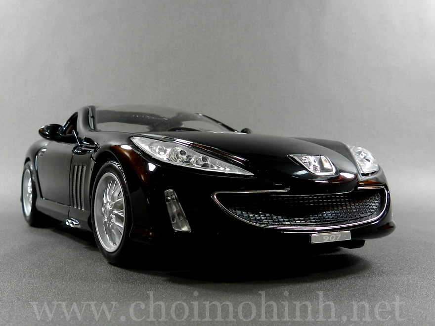 Peugeot 907 1:18 bBurago