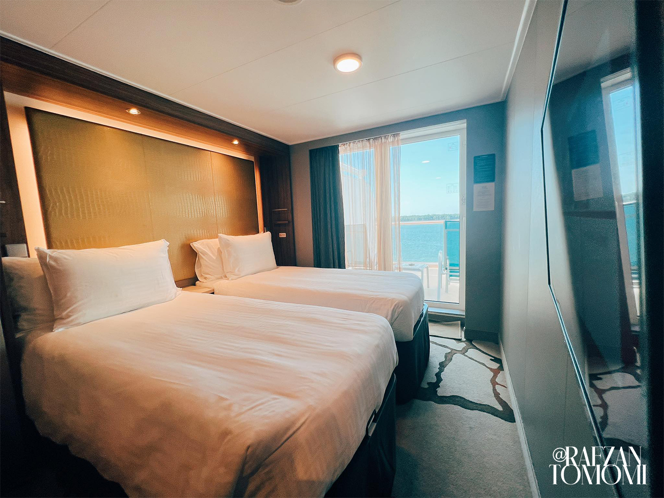 genting dream cruise deluxe balcony room