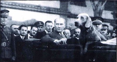 Atatürk ve Köpeği Foks