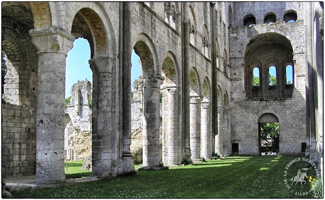 JUMIEGES (76) - Abbaye romane