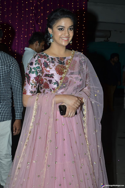 Keerthy-Suresh-Zee-Telugu-Apsara-Awards-2017
