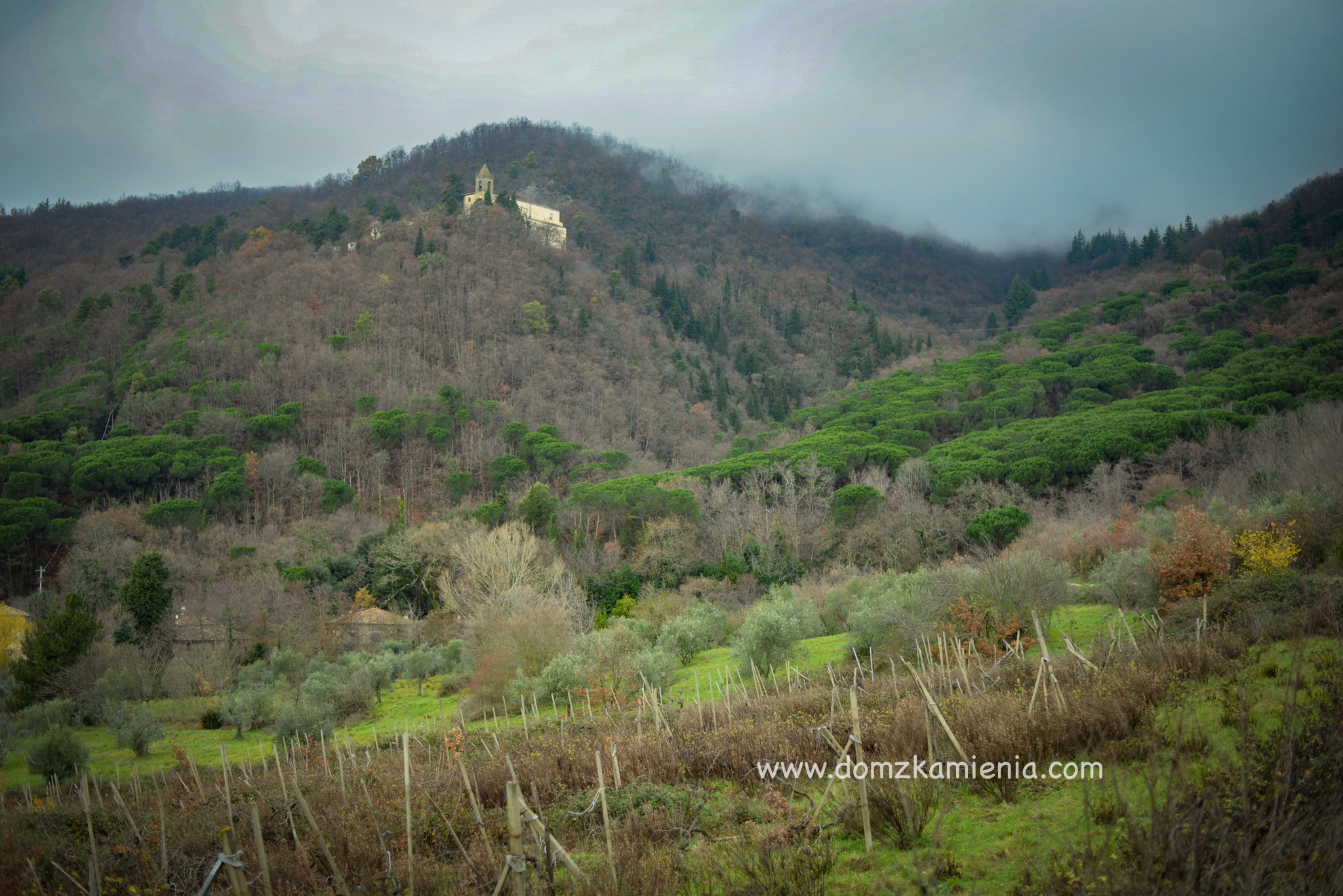 Santa Brigida - il sentiero delle Burraie - Dom z Kamienia