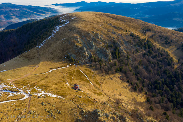 Le Petit Hohneck — L'ancienne route qui menait à la vallée de Munster est parfaitement visible