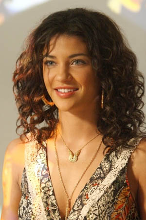  Jessica Szohr aka Vanessa Abrams is just as much of a fashion plate