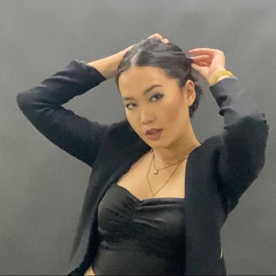 Nyentrik dan Jarang Tersorot, Potret Zana Cobhita Anak Lady Rocker Nicky Astria - Paras Cantiknya Curi Perhatian