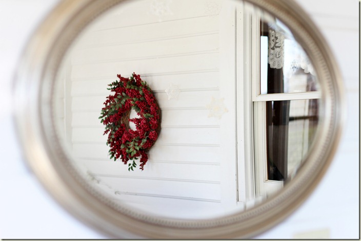 121111_Mirror on the wall