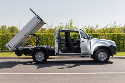 Isuzu D-Max Utility Extended Cab Tipper (2020) Side