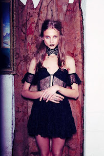 https://www.forloveandlemons.com/interview-with-the-vampire-fall-2013/