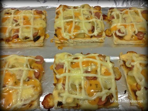 Sepanjang Jalan Kehidupan: Pizza Tuna Roti High5 (saya 