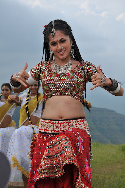 Actress Tapsee Navel Show Photos