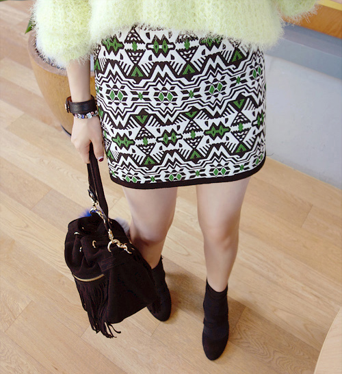  Abstract Patterned Skirt