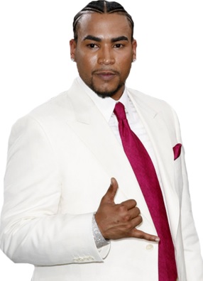 Foto de Don Omar con terno blanco