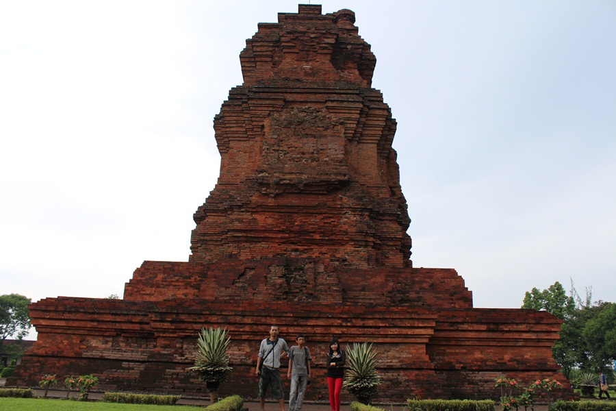 Candi Peninggalan Kerajaan Majapahit ( Candi Brahu 