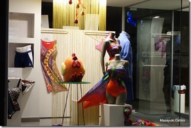 Antwerpsestraat ショッピングストリート