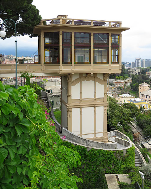 Lift of Castelletto, Genova