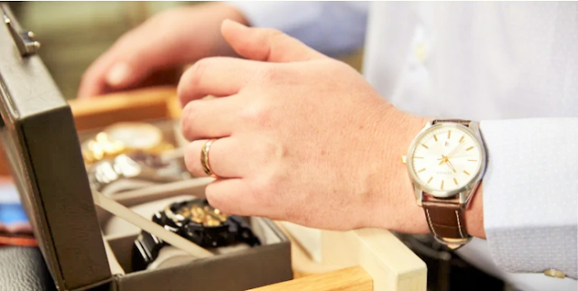 Jewelry Stores Near Me: Finding the Right Men’s Accessories