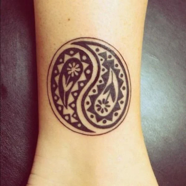 tatuajes de yin yang para mujeres